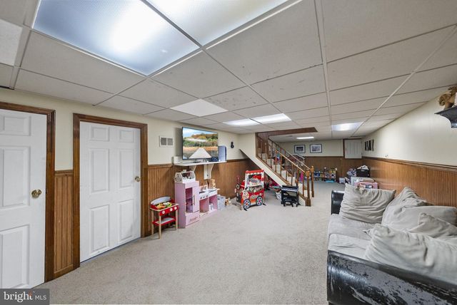 4 BIRCH RUN CT, Ewing, NJ 08628