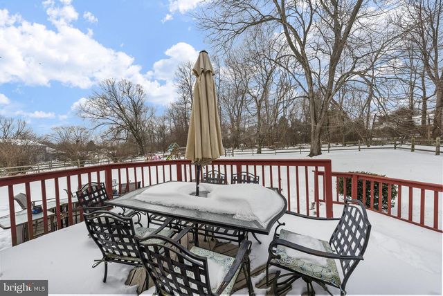 4 BIRCH RUN CT, Ewing, NJ 08628