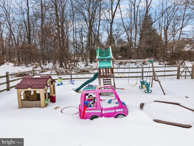 4 BIRCH RUN CT, Ewing, NJ 08628