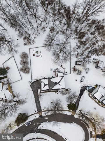 4 BIRCH RUN CT, Ewing, NJ 08628