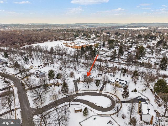 4 BIRCH RUN CT, Ewing, NJ 08628