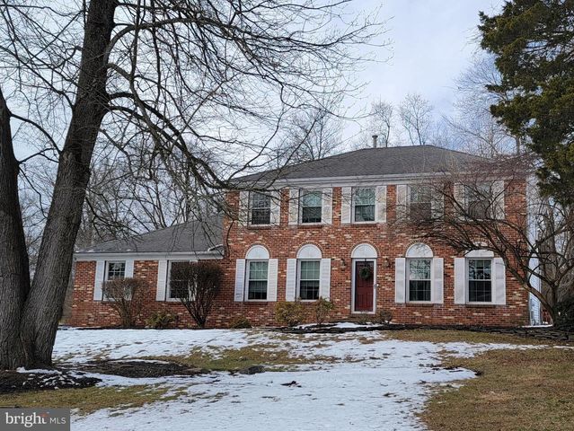 4 BIRCH RUN CT, Ewing, NJ 08628
