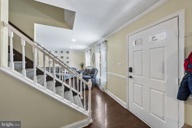 4 BIRCH RUN CT, Ewing, NJ 08628