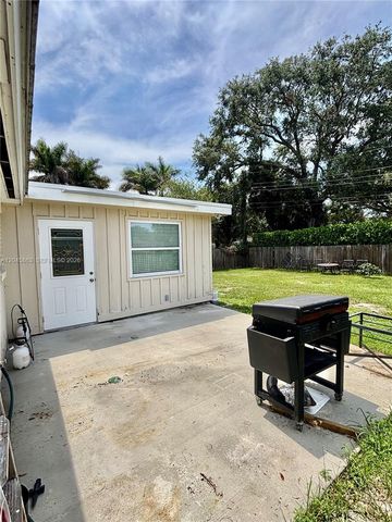 5809 Sullivan Rd, Jupiter, FL 33458