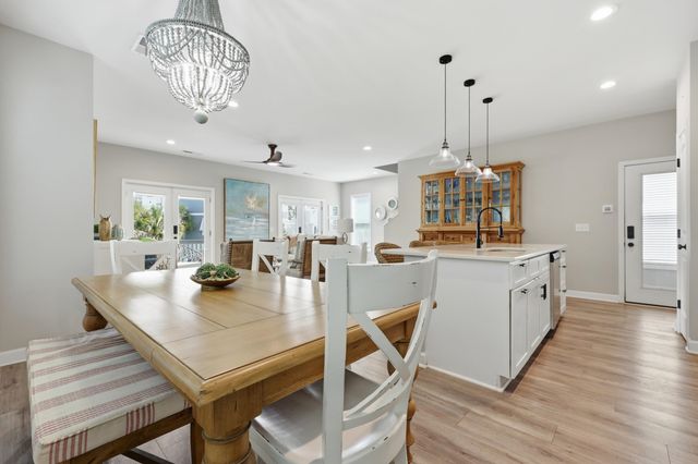 119 Enclave Pl., Pawleys Island, SC 29585