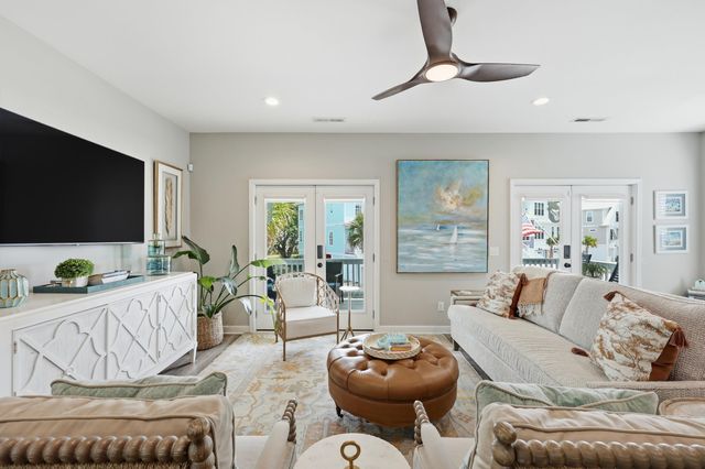 119 Enclave Pl., Pawleys Island, SC 29585