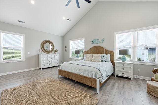 119 Enclave Pl., Pawleys Island, SC 29585