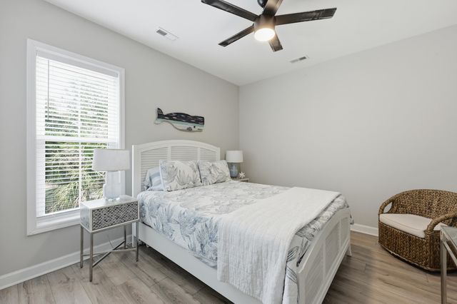 119 Enclave Pl., Pawleys Island, SC 29585