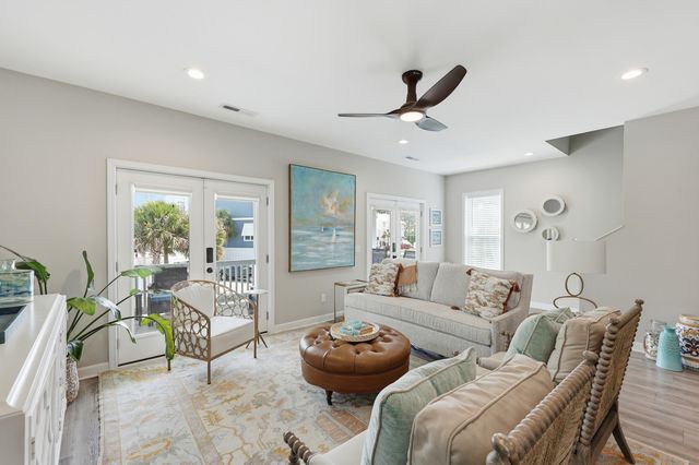 119 Enclave Pl., Pawleys Island, SC 29585