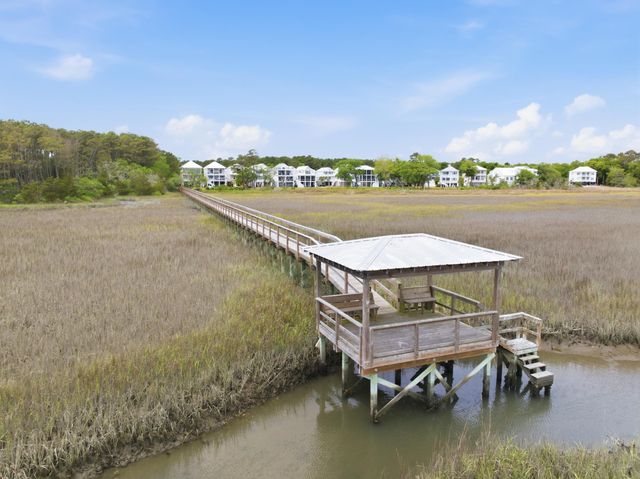 119 Enclave Pl., Pawleys Island, SC 29585