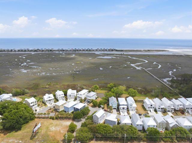 119 Enclave Pl., Pawleys Island, SC 29585