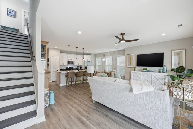 119 Enclave Pl., Pawleys Island, SC 29585