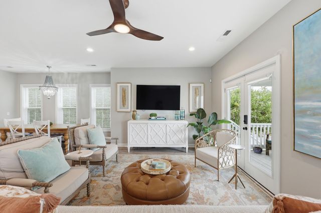 119 Enclave Pl., Pawleys Island, SC 29585