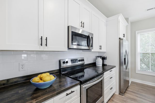 119 Enclave Pl., Pawleys Island, SC 29585