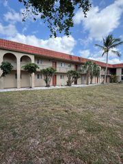 6074 Forest Hill Boulevard 208, West Palm Beach, FL 33415