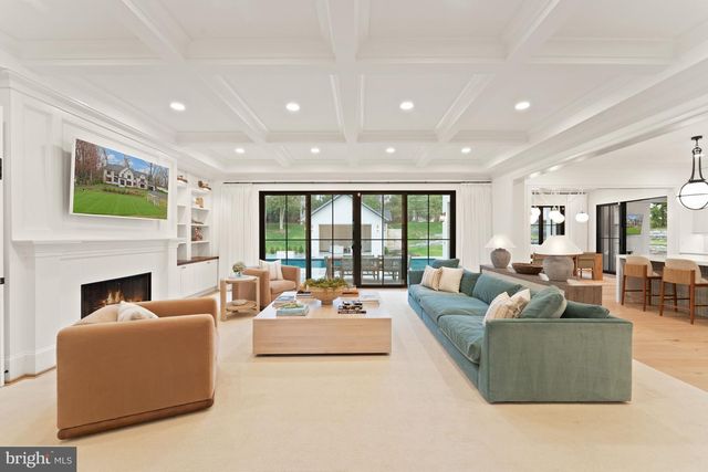 8230 WELLER AVE, Mclean, VA 22102