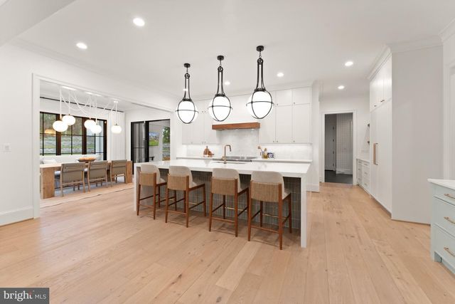 8230 WELLER AVE, Mclean, VA 22102