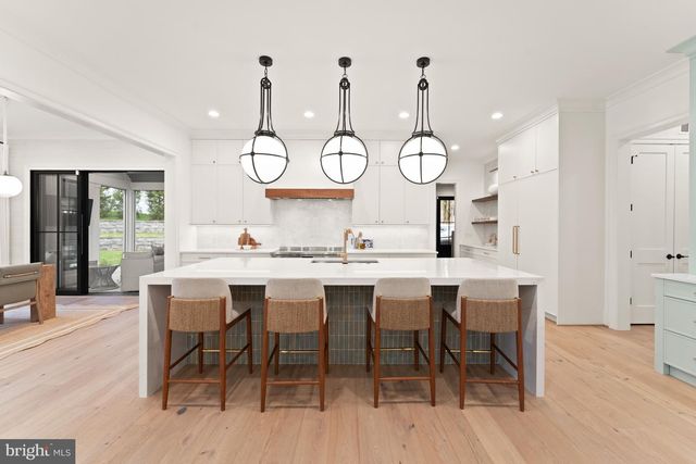 8230 WELLER AVE, Mclean, VA 22102