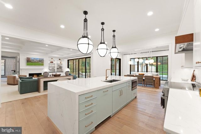 8230 WELLER AVE, Mclean, VA 22102
