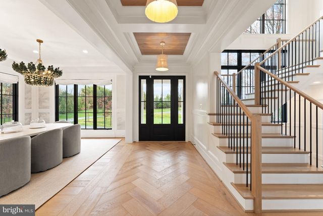 8230 WELLER AVE, Mclean, VA 22102