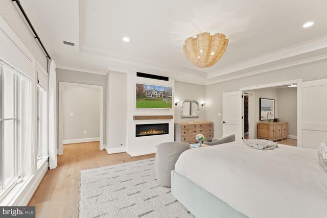 8230 WELLER AVE, Mclean, VA 22102