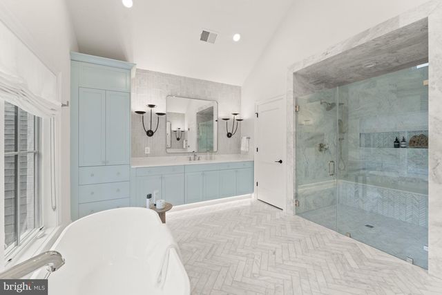 8230 WELLER AVE, Mclean, VA 22102