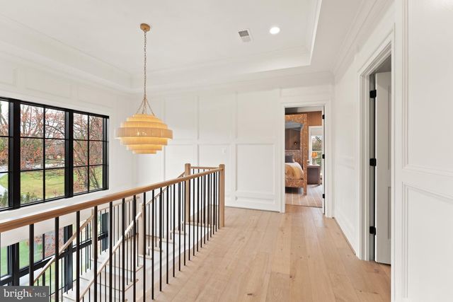 8230 WELLER AVE, Mclean, VA 22102