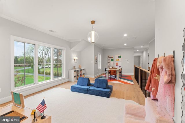 8230 WELLER AVE, Mclean, VA 22102