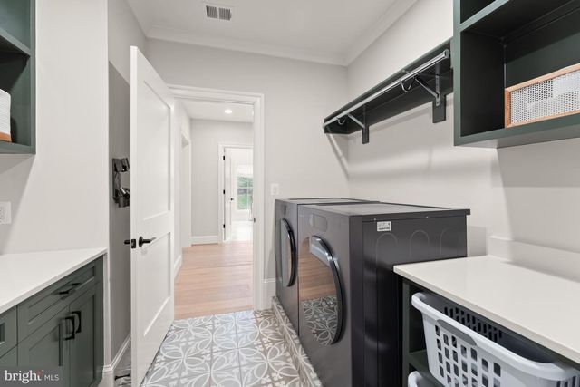 8230 WELLER AVE, Mclean, VA 22102