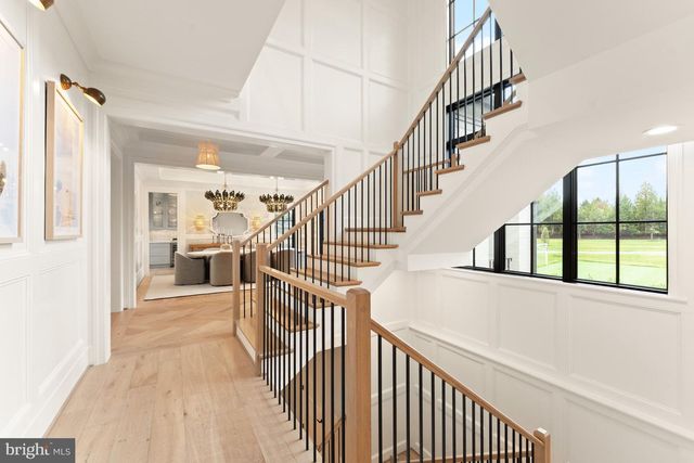 8230 WELLER AVE, Mclean, VA 22102
