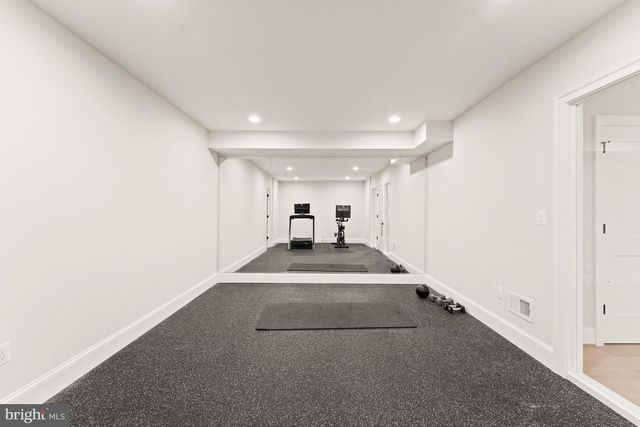 8230 WELLER AVE, Mclean, VA 22102