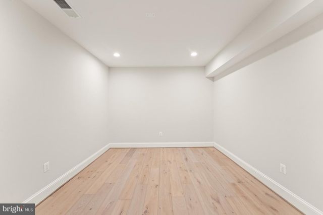 8230 WELLER AVE, Mclean, VA 22102