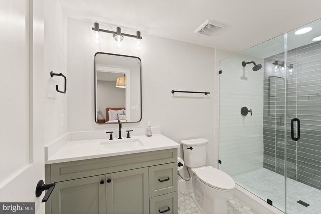 8230 WELLER AVE, Mclean, VA 22102