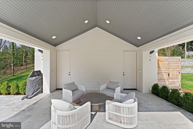 8230 WELLER AVE, Mclean, VA 22102