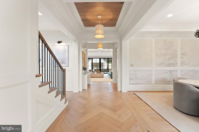 8230 WELLER AVE, Mclean, VA 22102