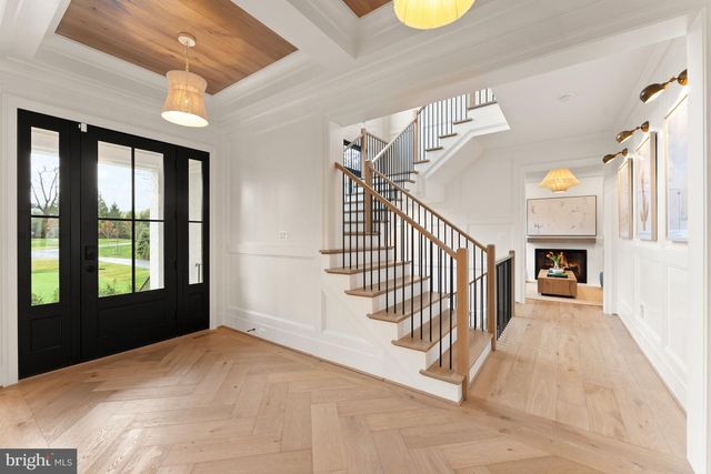 8230 WELLER AVE, Mclean, VA 22102