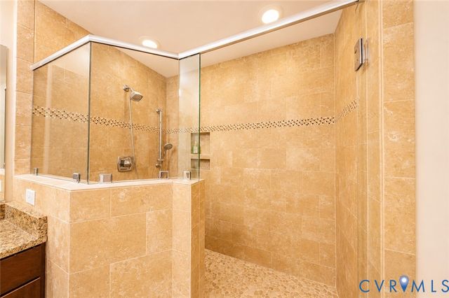 5421 Hickory Ann Dr, Glen Allen, VA 23059