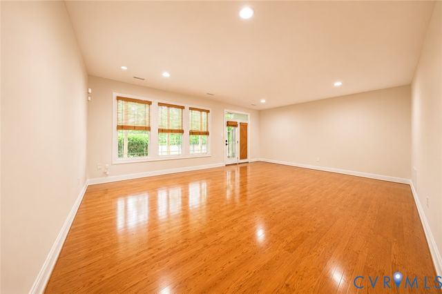 5421 Hickory Ann Dr, Glen Allen, VA 23059
