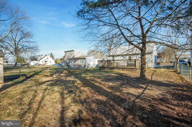 420 FIR ST, Warminster, PA 18974