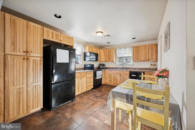 420 FIR ST, Warminster, PA 18974