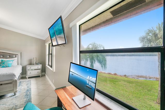 312 Liberty Court, Deerfield Beach, FL 33442