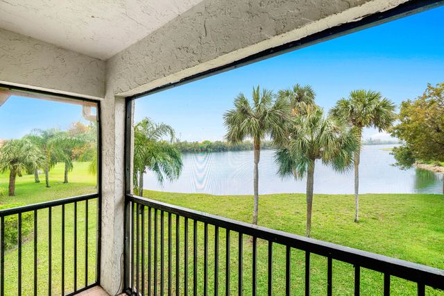 312 Liberty Court, Deerfield Beach, FL 33442