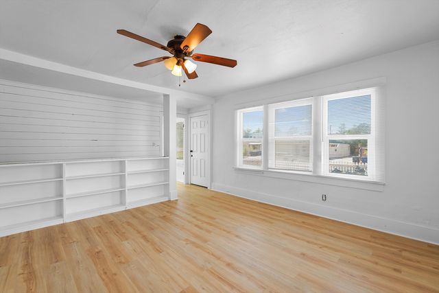 412 Harvard Drive SE, Albuquerque, NM 87106