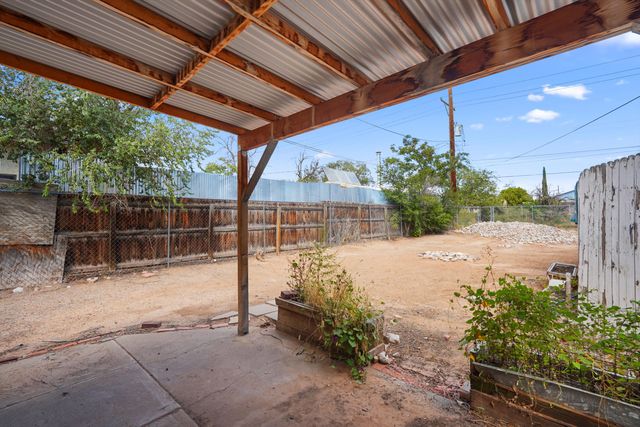 412 Harvard Drive SE, Albuquerque, NM 87106