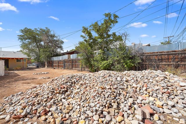 412 Harvard Drive SE, Albuquerque, NM 87106