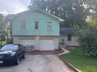 365 Shelton Woods Court, Stone Mountain, GA 30088