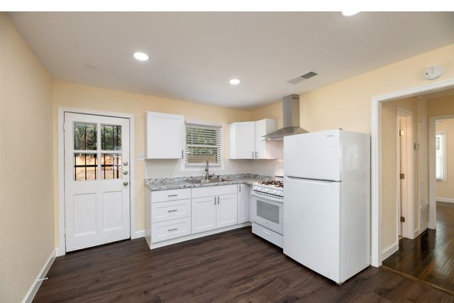 2610 Michigan Avenue, Dallas, TX 75216