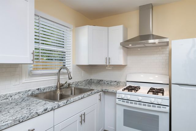 2610 Michigan Avenue, Dallas, TX 75216