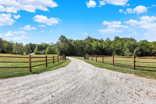 940 E County Road 825 N, Bainbridge, IN 46105