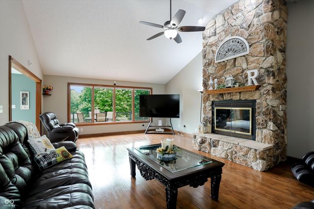 940 E County Road 825 N, Bainbridge, IN 46105